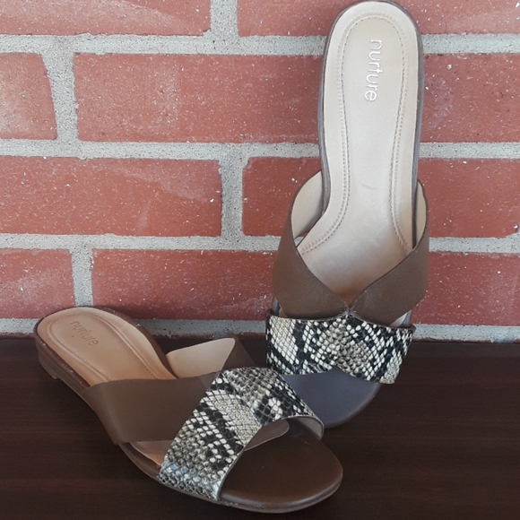 Nurture by Lamaze Shoes - Nurture leather snakeskin print sandals size 8.5